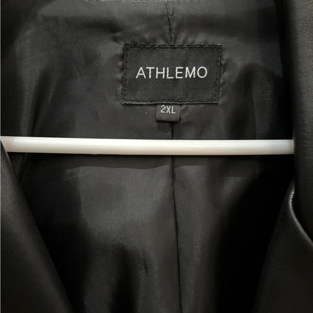 Women leather jacket - Picture 3 of 4